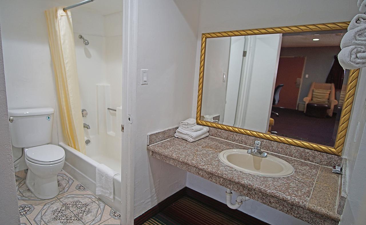 Los Angeles Inn & Suites - Lax West Athens Ngoại thất bức ảnh