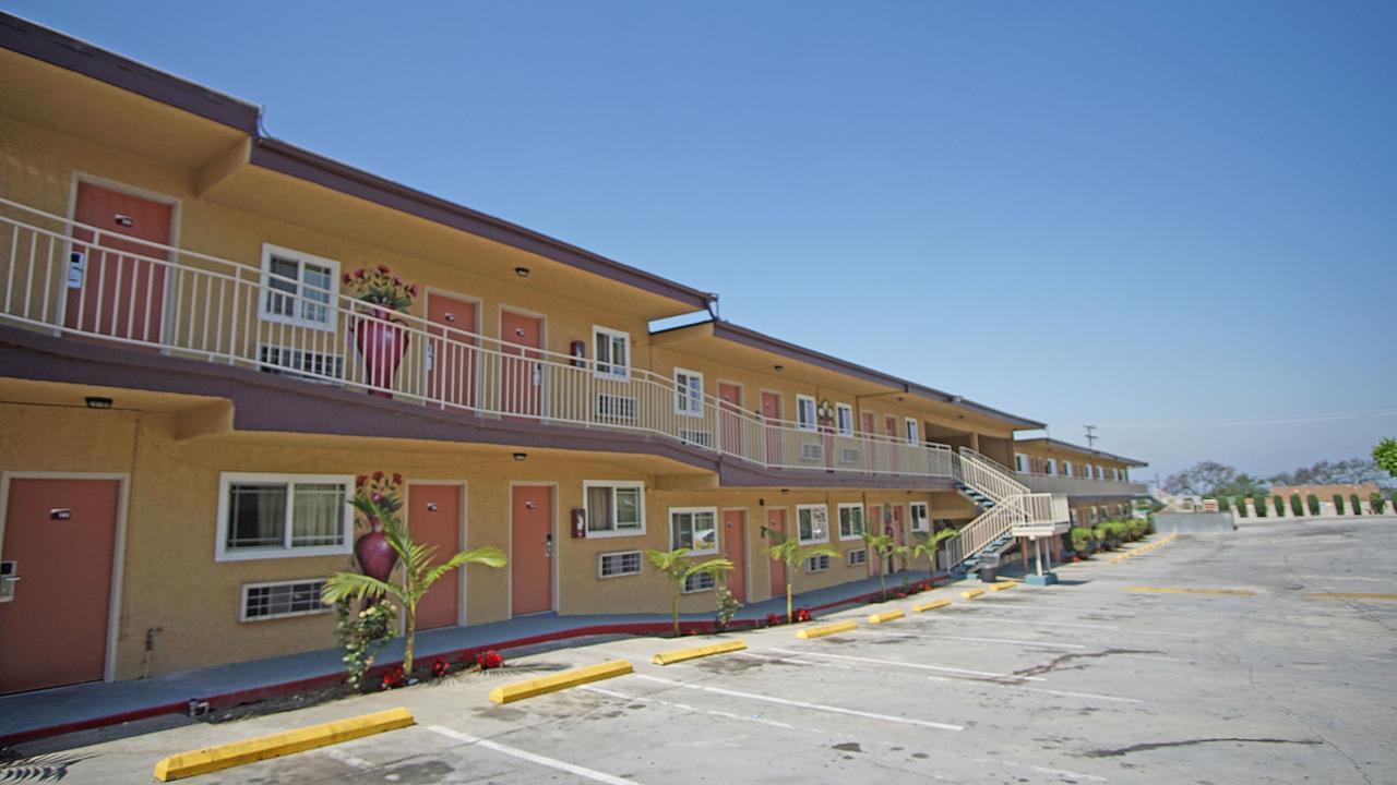 Los Angeles Inn & Suites - Lax West Athens Ngoại thất bức ảnh